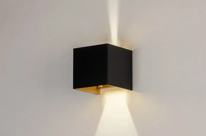 Wandleuchte 73908 – Schwarz & Gold – IP54 – Fest eingebaute LED – Ausstellungsraum 1.30 / 1.47 / 2.74 Kostenloser Rückversand
